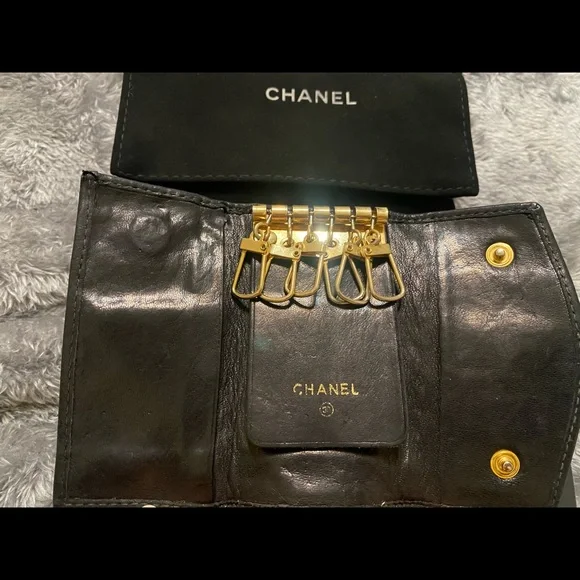 RARE CHANEL 6 key holder - Picture 10 of 15
